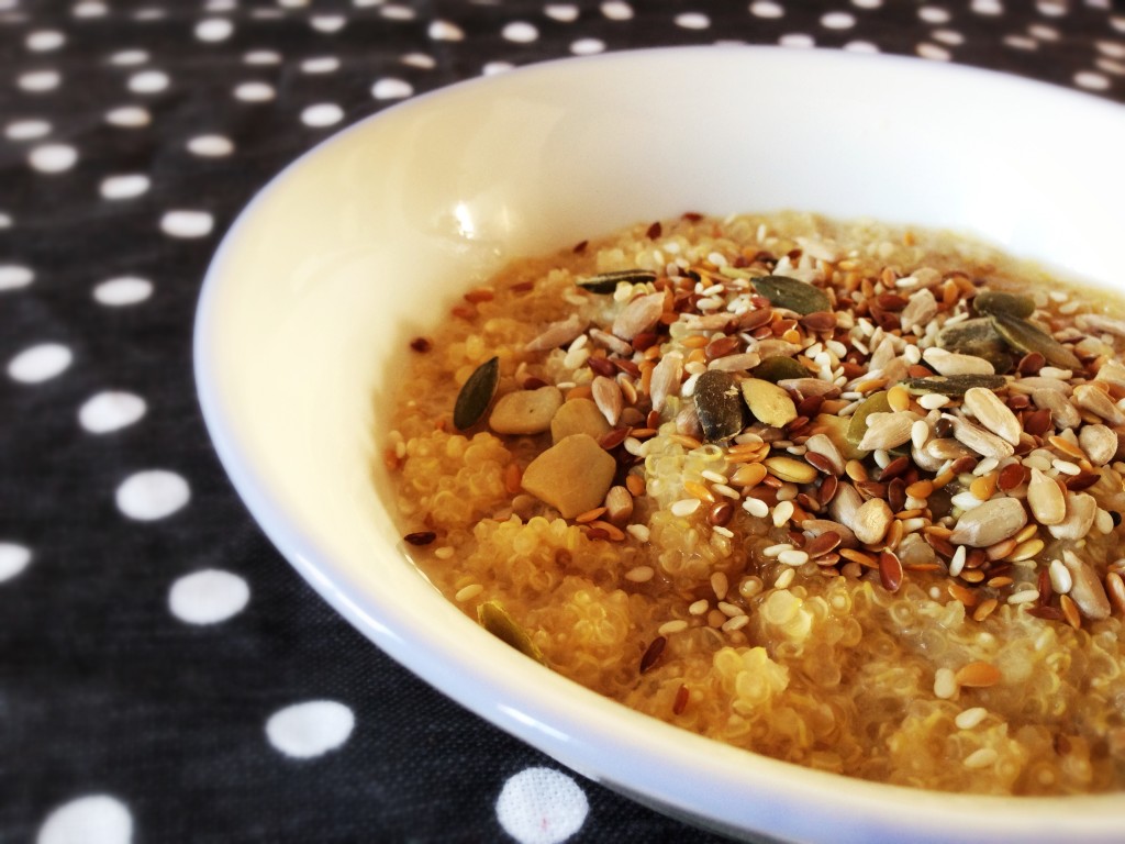 Quinoa porridge with honey